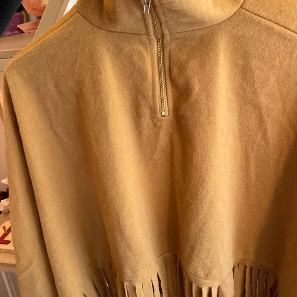 Hot Fringed Poncho With Sleeves 🔥 - Picture 7 of 7